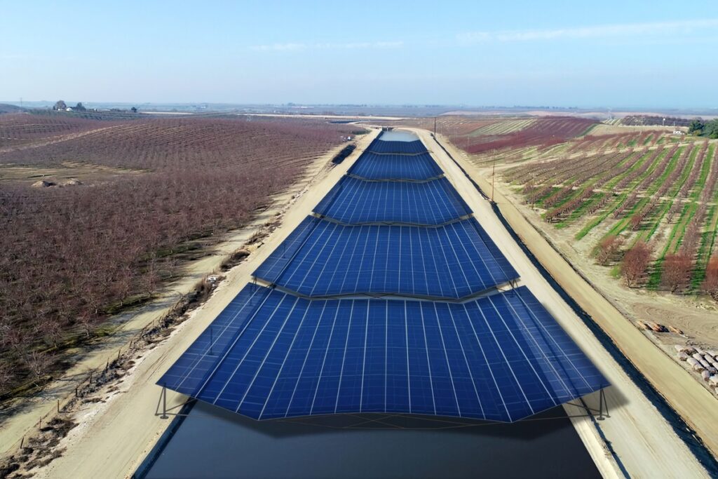 Proyecto piloto en California combina la producción de energía limpia y la eficiencia hídrica.