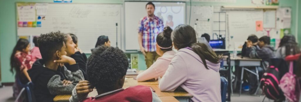 La escuela debe conectar con la vida y el mundo de los niños: Francesco Tonucci