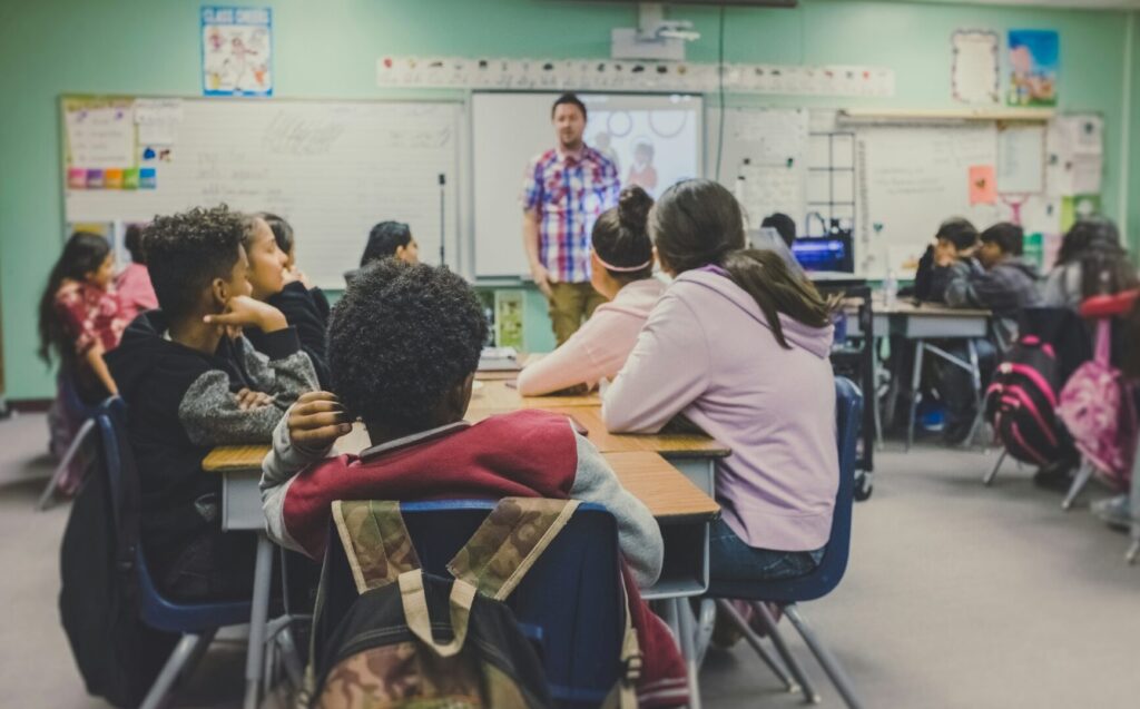 La escuela debe conectar con la vida y el mundo de los niños: Francesco Tonucci