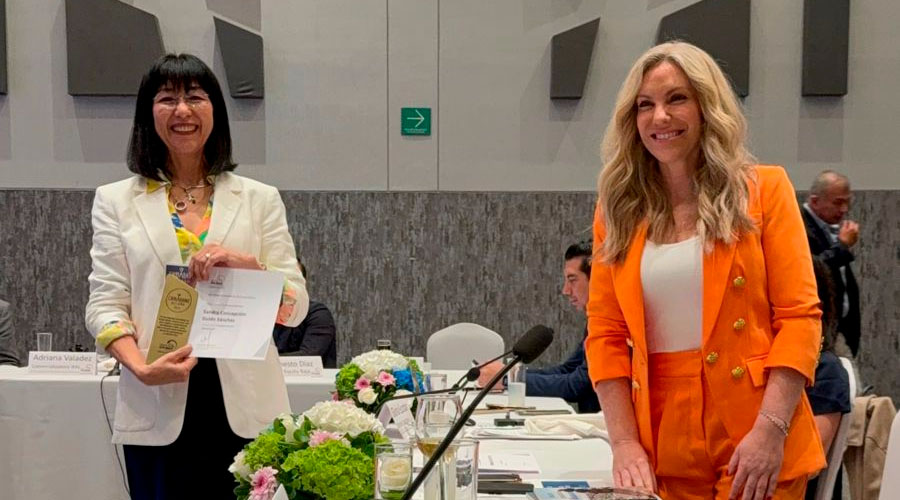Sandra Guido recibe el premio Ciudadana del Año 2024 por impulsar una agenda por el agua y la prosperidad regional.