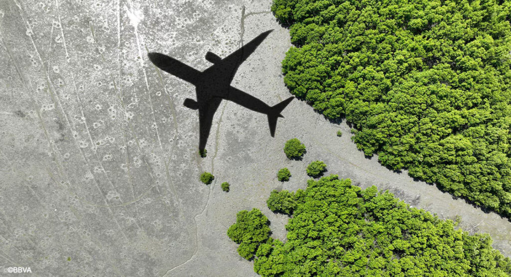 Menos carbono desde hoy, la apuesta global por combustibles fósiles con menor huella ambiental en la aviación