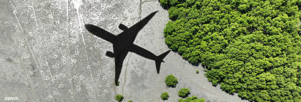 Menos carbono desde hoy, la apuesta global por combustibles fósiles con menor huella ambiental en la aviación